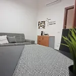 Laura Four Apartment